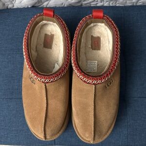 UGG Tazz II